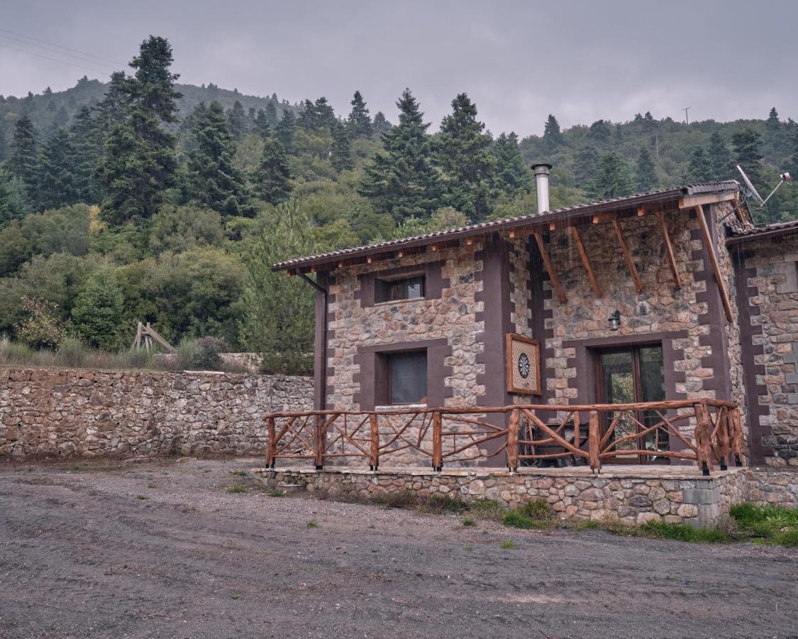 Oneiropagidasuites Kalavryta Exterior photo